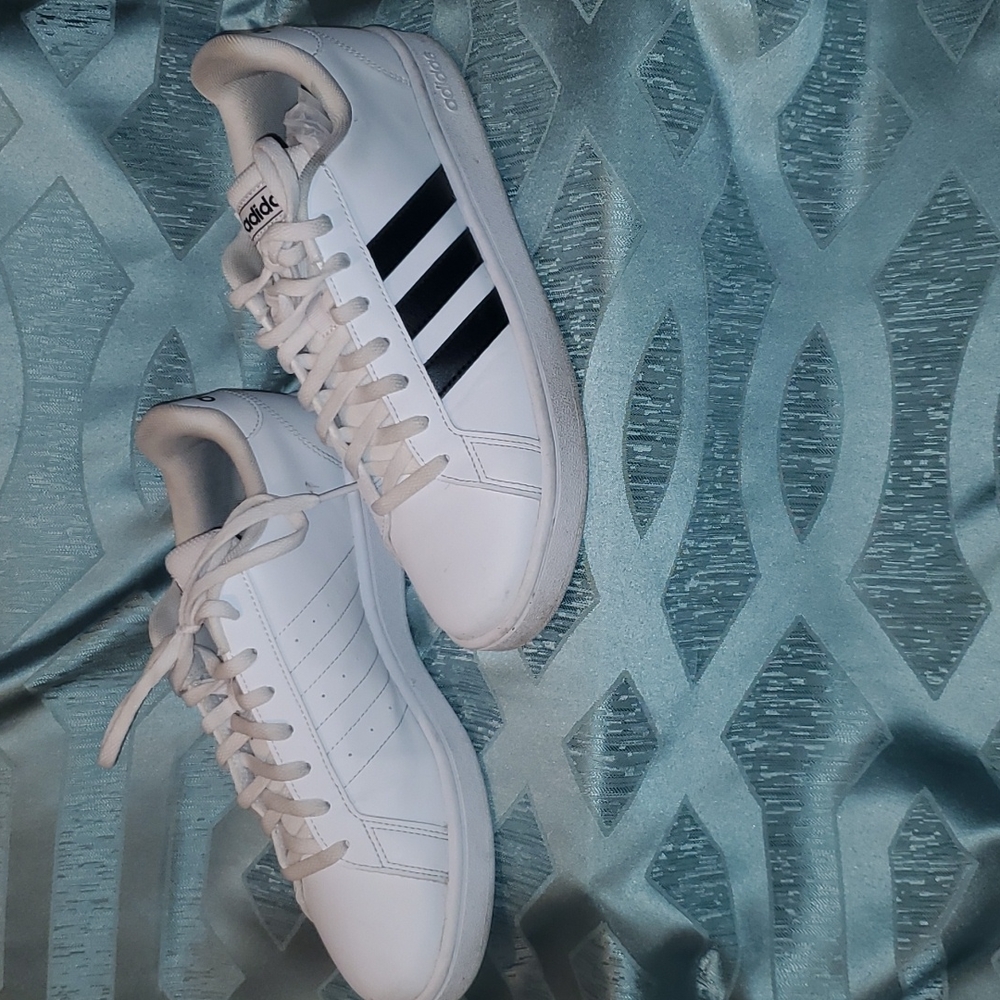 Womans Adidas